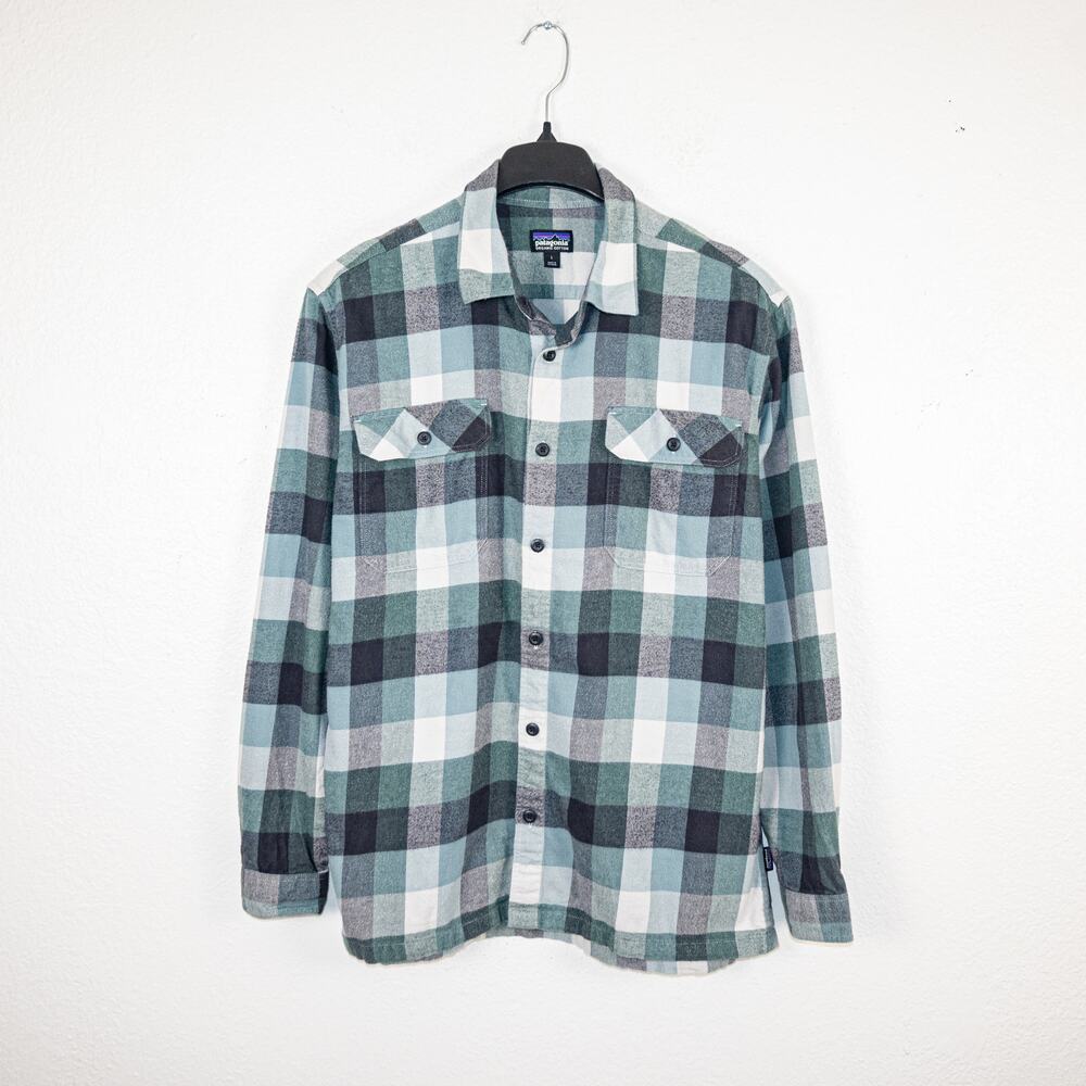 Patagonia Men's Large Fjord Flanne Shirt button up Green Gray Plaid